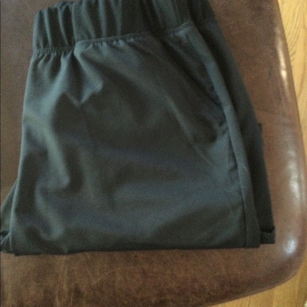 Sbrubology black jogger scrub bottoms